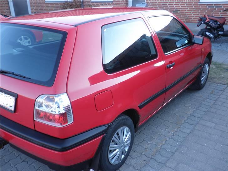 VW Golf 3 SOLGT - bag fra med min pmx i baggrunden billede 7