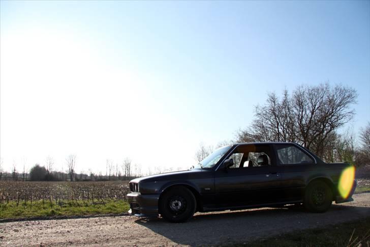 BMW E30 320i - M50 - SOLGT billede 2