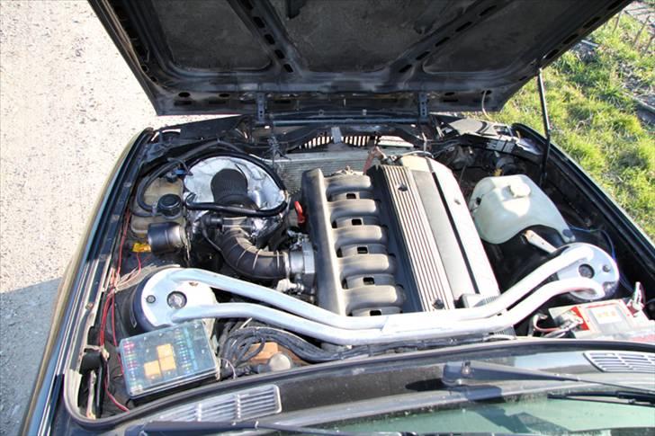 BMW E30 320i - M50 - SOLGT billede 6