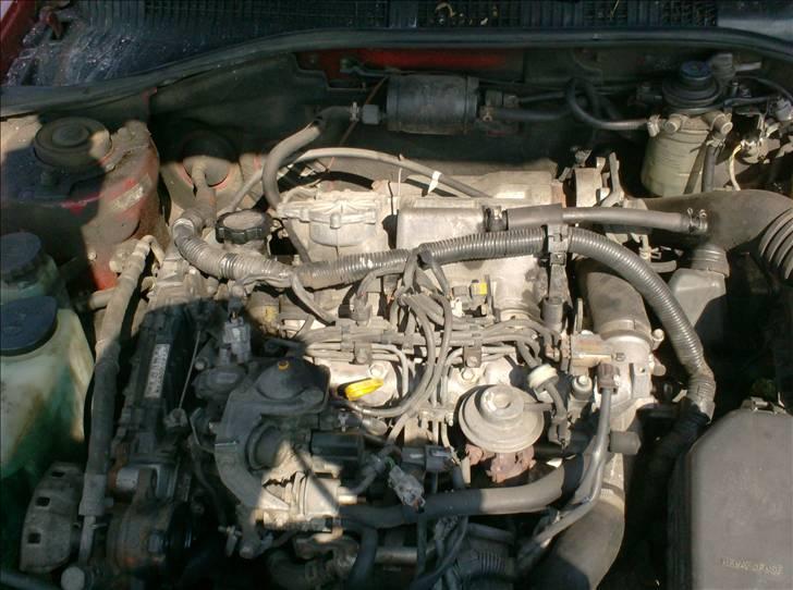 Toyota carina E turbo. totald skade billede 4