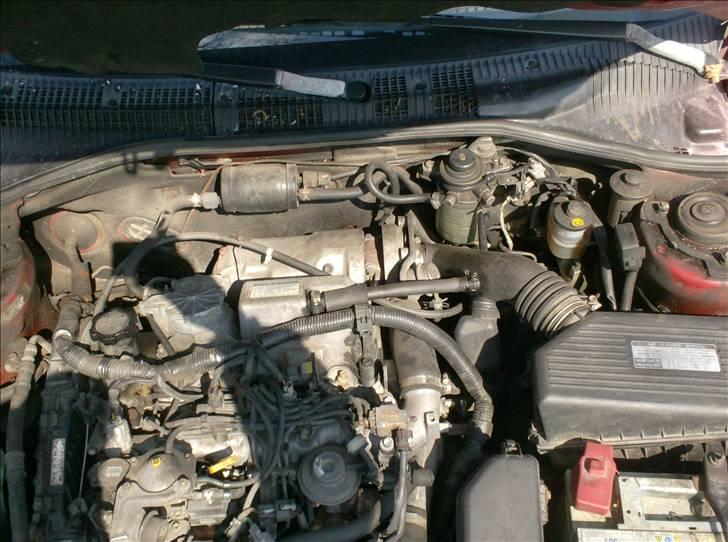 Toyota carina E turbo. totald skade billede 5