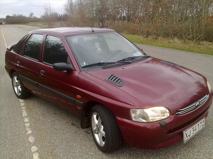 Ford Escort clx 1,6 SOLGT billede 3