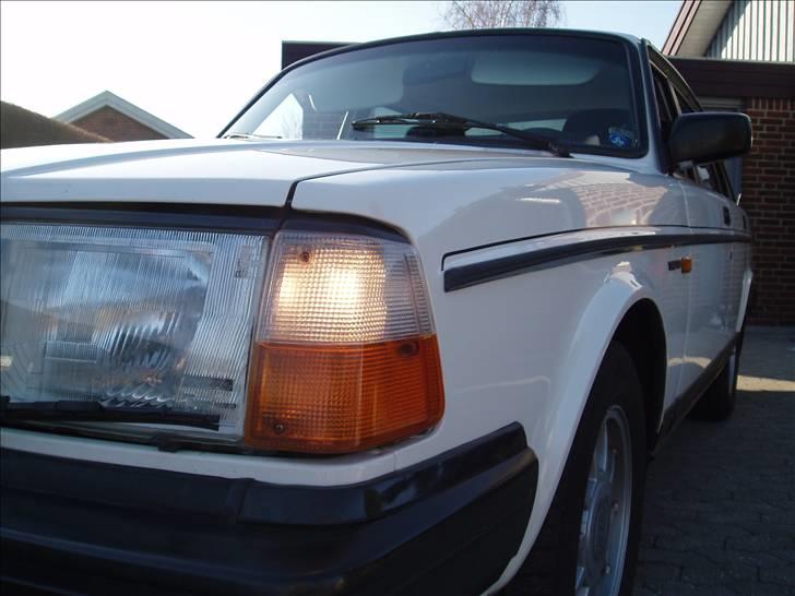 Volvo 240 GLT **SOLGT** billede 1