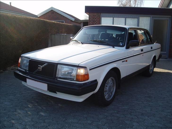 Volvo 240 GLT **SOLGT** billede 2