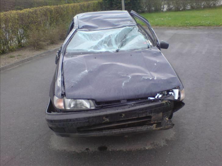 Nissan Sunny N14 (Totalskadet) billede 12