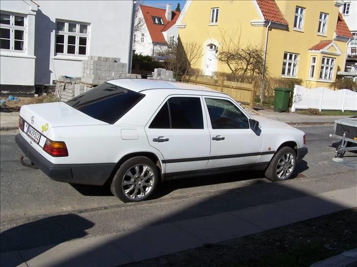 Mercedes Benz E-klasse W124 250D *solgt billede 20