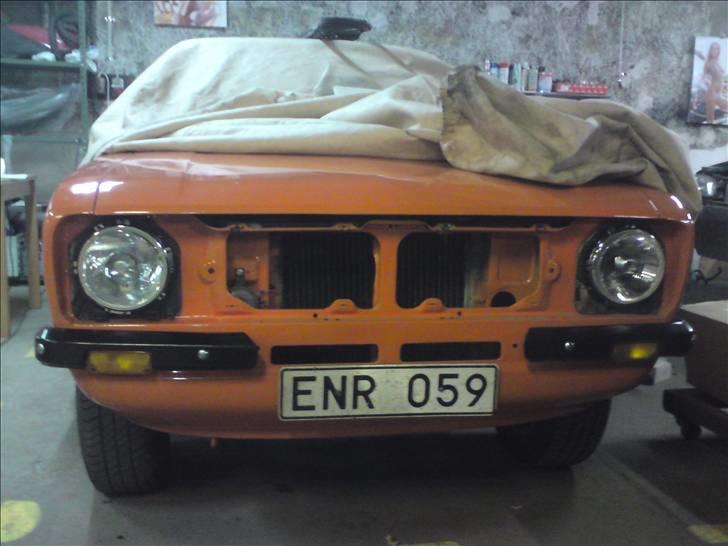 Ford escort mk2 solgt - så fik jeg mont. nye runde lygter istedet for de gamle firkantede. billede 12