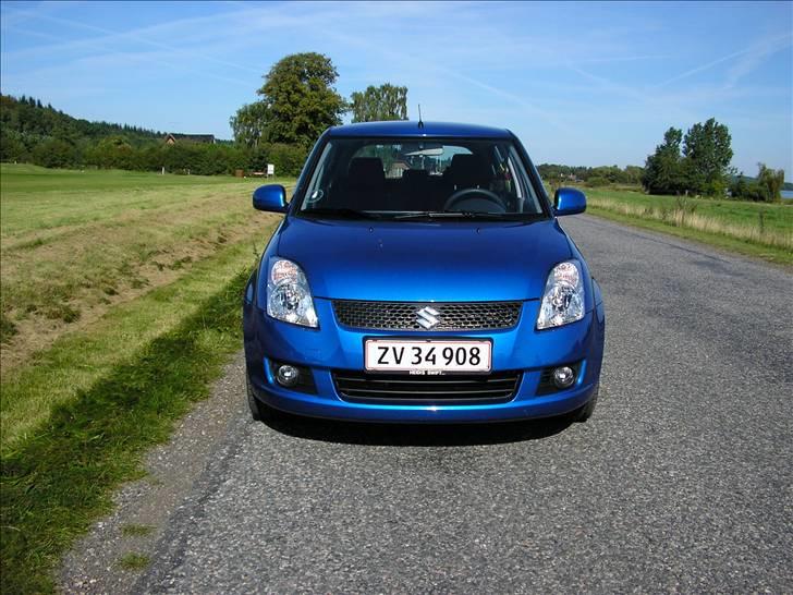 Suzuki swift 1,3 GLX  SOLGT billede 3