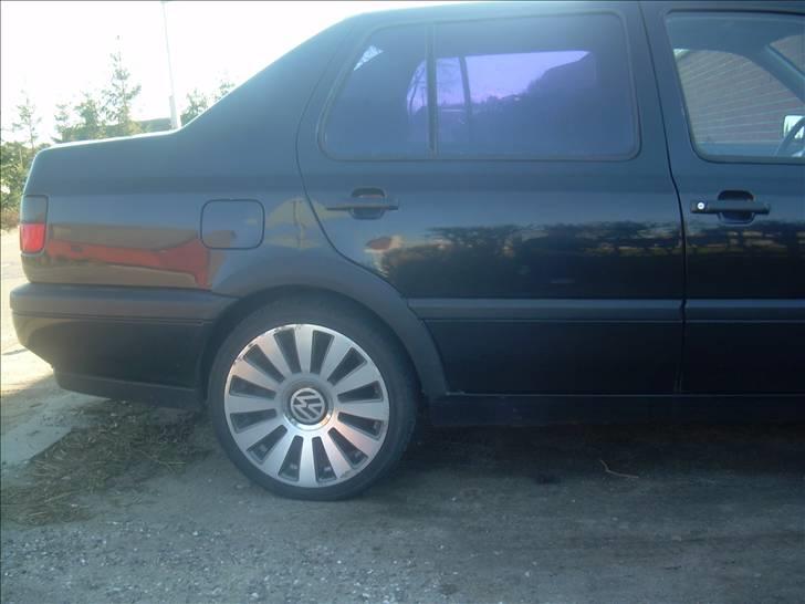 VW Vento SOLGT billede 6