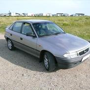 Opel Astra 1,6i GL Sedan (SOLGT)