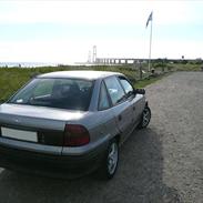 Opel Astra 1,6i GL Sedan (SOLGT)