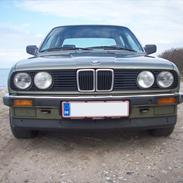 BMW 320i E30