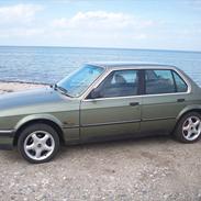 BMW 320i E30