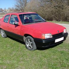 Opel Kadett E 1,4i solgt 8000