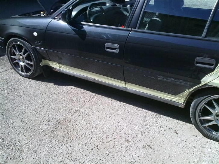 Opel Astra F ST  - så bliv da lige lavet paneler lækkert så nu er den sku rust fri og klar til syn  billede 16