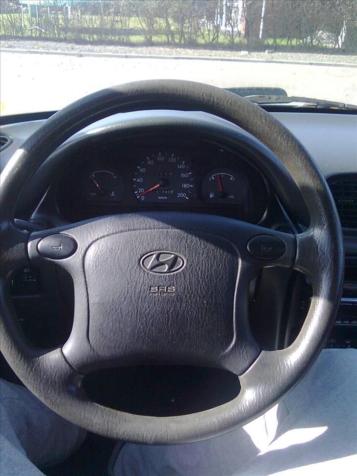 Hyundai Accent LS 1.3 - Skrottet billede 8