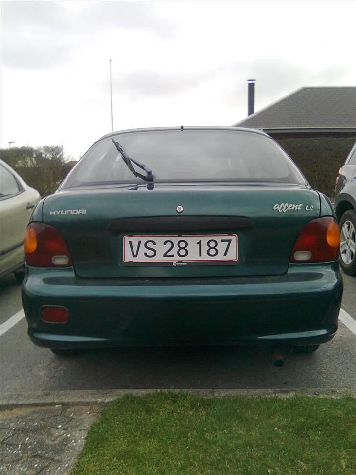 Hyundai Accent LS 1.3 - Skrottet billede 10