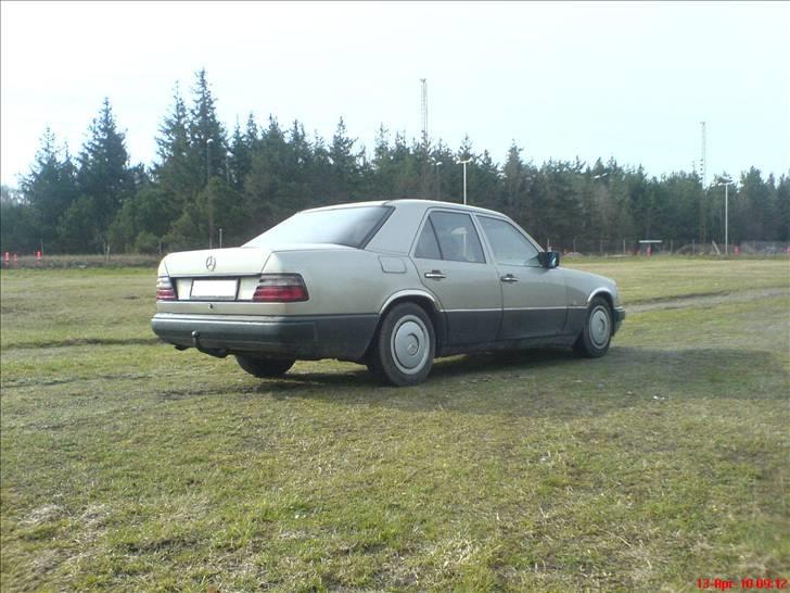 Mercedes Benz w124 250d solgt billede 14