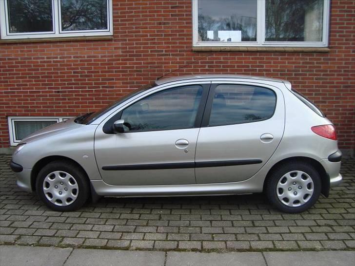 Peugeot 206 1,4 HDi SOLGT billede 2