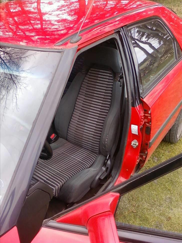 Mazda 323F  solgt billede 7