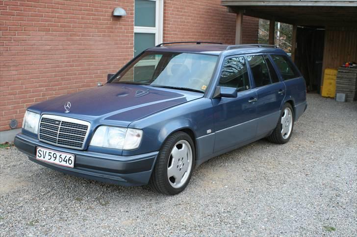 Mercedes Benz 124-300 D T billede 1