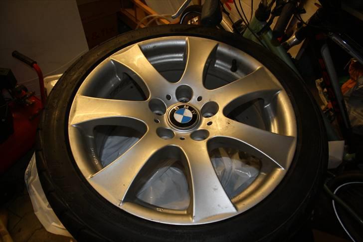 BMW e36 320i Touring Stjålet - Sommerhjulene. Men de ryger tilsalg. Skal ha Alpina fælge istedet. billede 15
