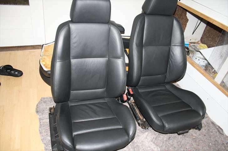 BMW e36 320i Touring Stjålet - Nye sæder til raceren. billede 16