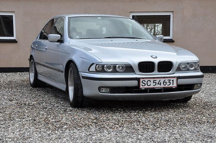 BMW 523i SOLGT!!!! billede 1
