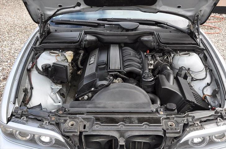 BMW 523i SOLGT!!!! billede 6