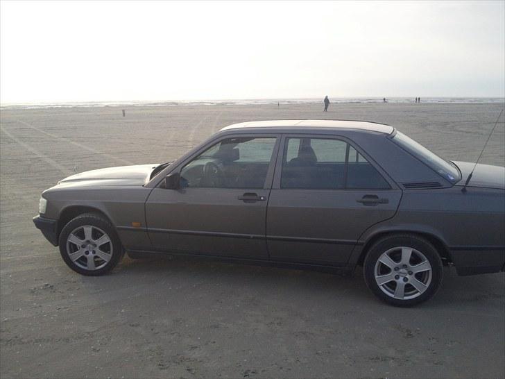 Mercedes Benz 190 2,5 billede 17