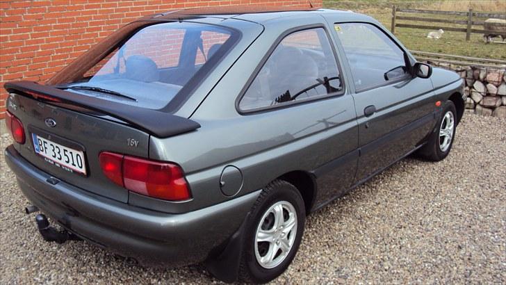 Ford Escort 1.6i CL billede 2