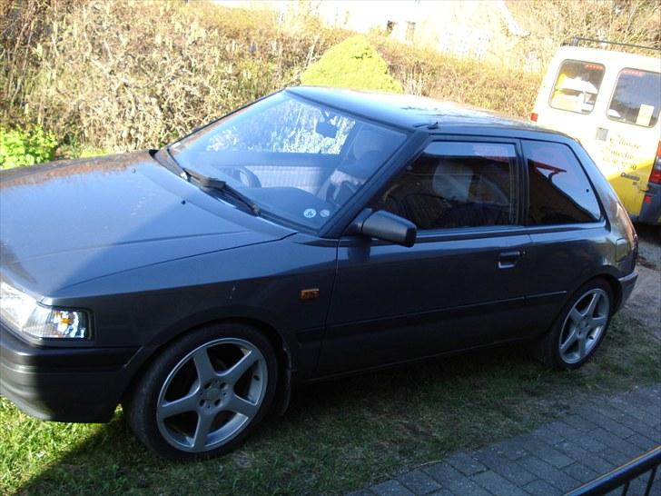Mazda 323 billede 6