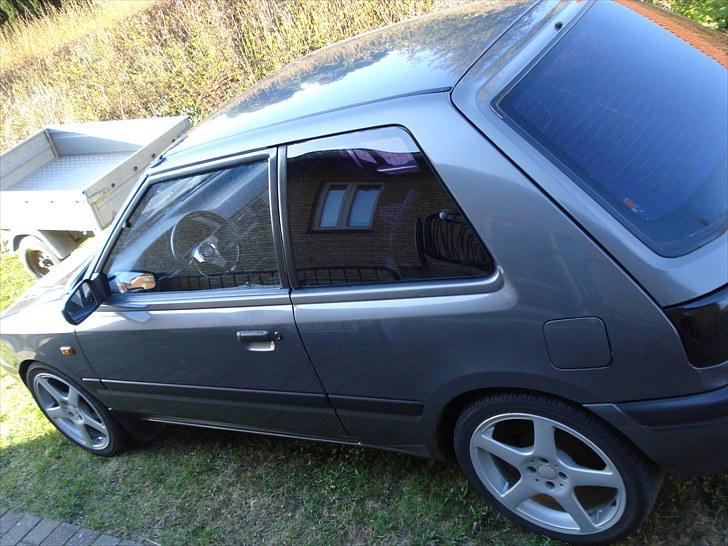 Mazda 323 billede 7