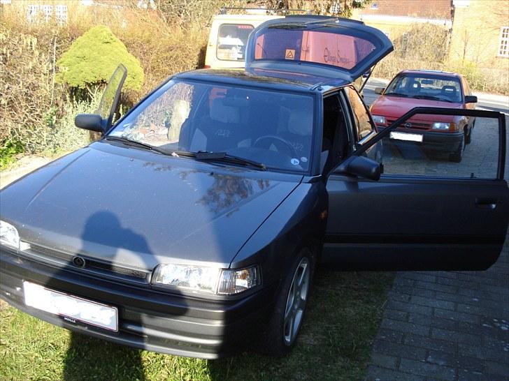 Mazda 323 billede 8