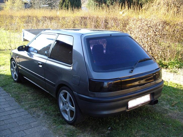 Mazda 323 billede 9