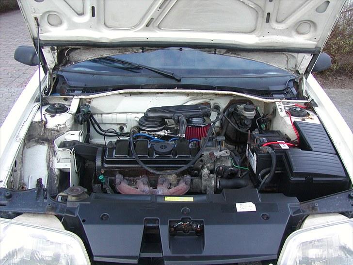 Citroën zx 1,4 i reflex solgt  - pusset lidt i motor rummet :)  billede 9