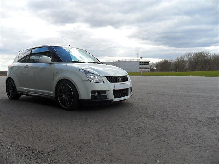 Suzuki Swift "Sport" SOLGT billede 1