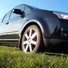 Ford C-MAX Ghia (SOLGT)