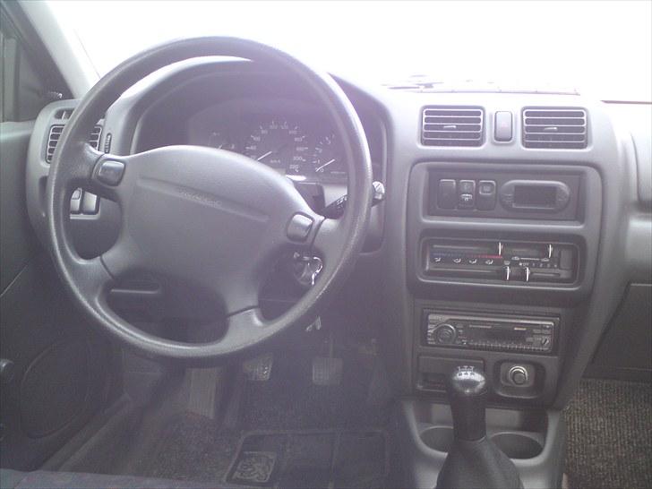 Mazda 323 BA Sedan GLX solgt billede 5