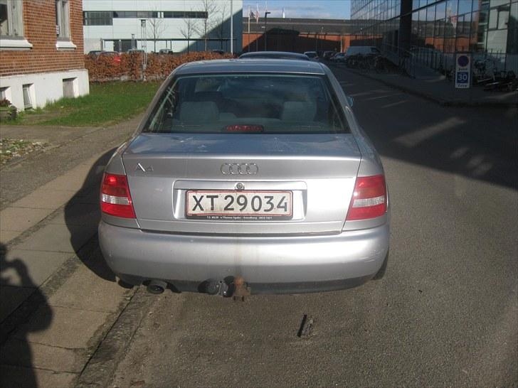 Audi A4 1,6 billede 2