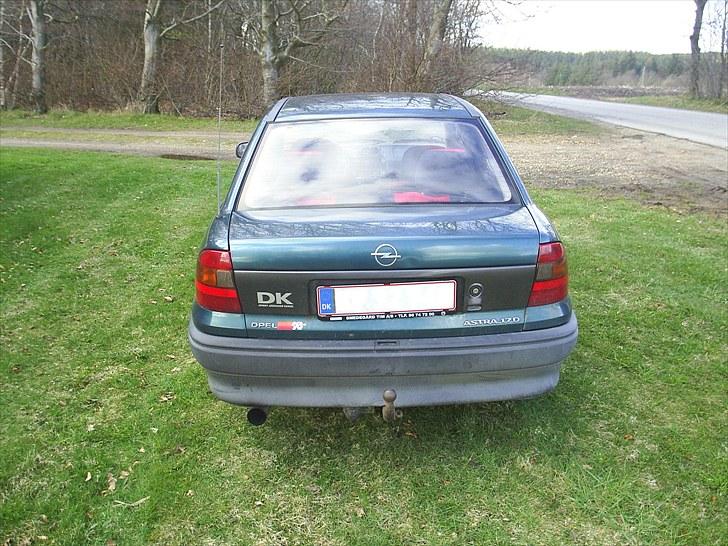 Opel astra f sedan ( DØD ) billede 2