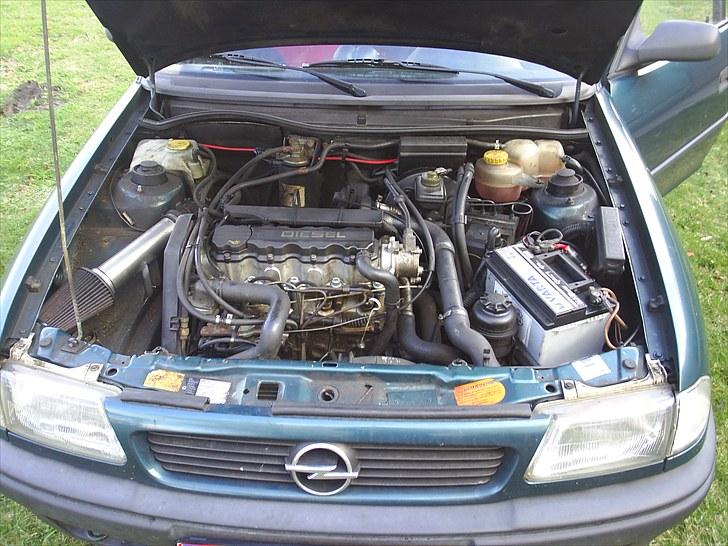 Opel astra f sedan ( DØD ) billede 10