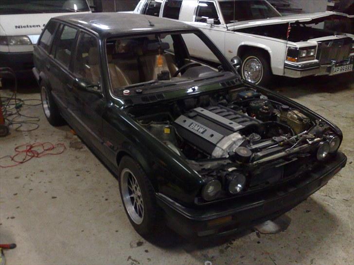 BMW "E33" M50 Touring - e30 320i - Billeder af biler - Uploaded af