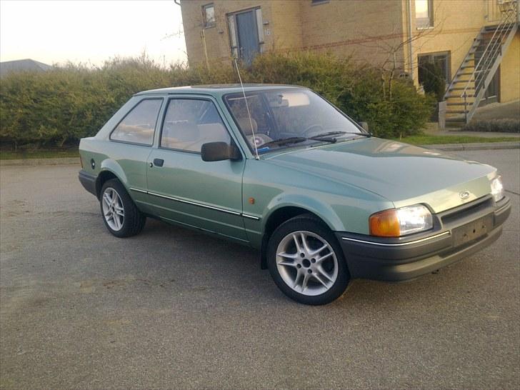 Ford Escort Solgt - Så med fælge på! :) billede 1