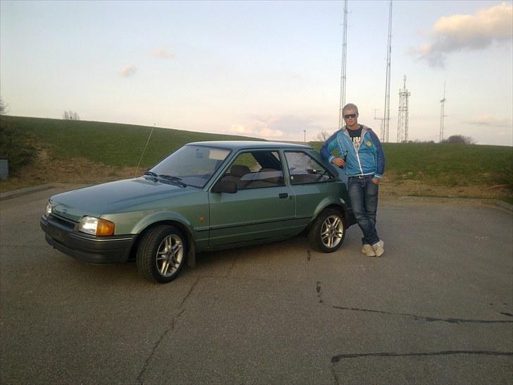 Ford Escort Solgt - En tyk dreng med en Påskebryg i hånden! :D billede 6