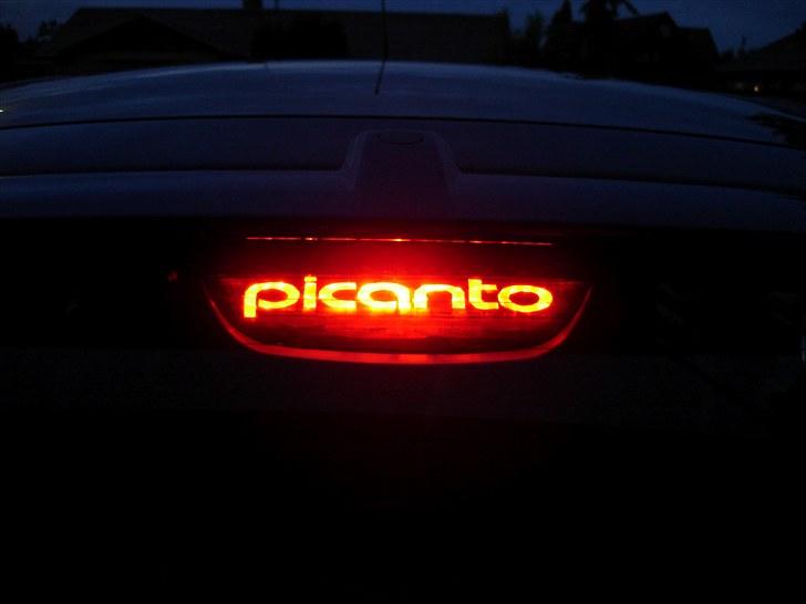 Kia Picanto 1.1 EX (Solgt) - Picanto tekst monteret på stoplygte  billede 10