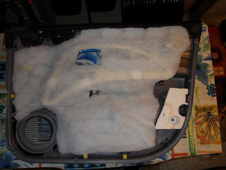 Kia Picanto 1.1 EX (Solgt) - Døre beklædninger lydisoleret. Gav en god dyb lyd i bilen billede 12