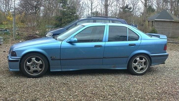 BMW E36 325i Sedan SOLGT - Gamle billeder - Nyere billeder er der også billede 1