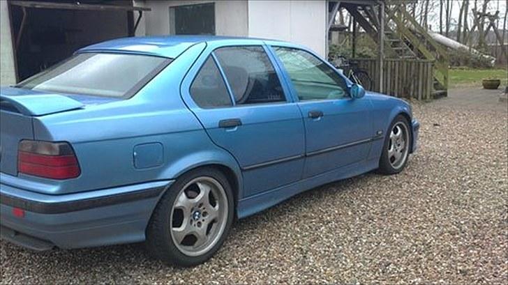 BMW E36 325i Sedan SOLGT - Gamle billeder - Nyere billeder er der også billede 4