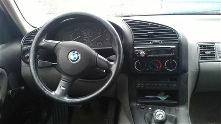BMW E36 325i Sedan SOLGT billede 8